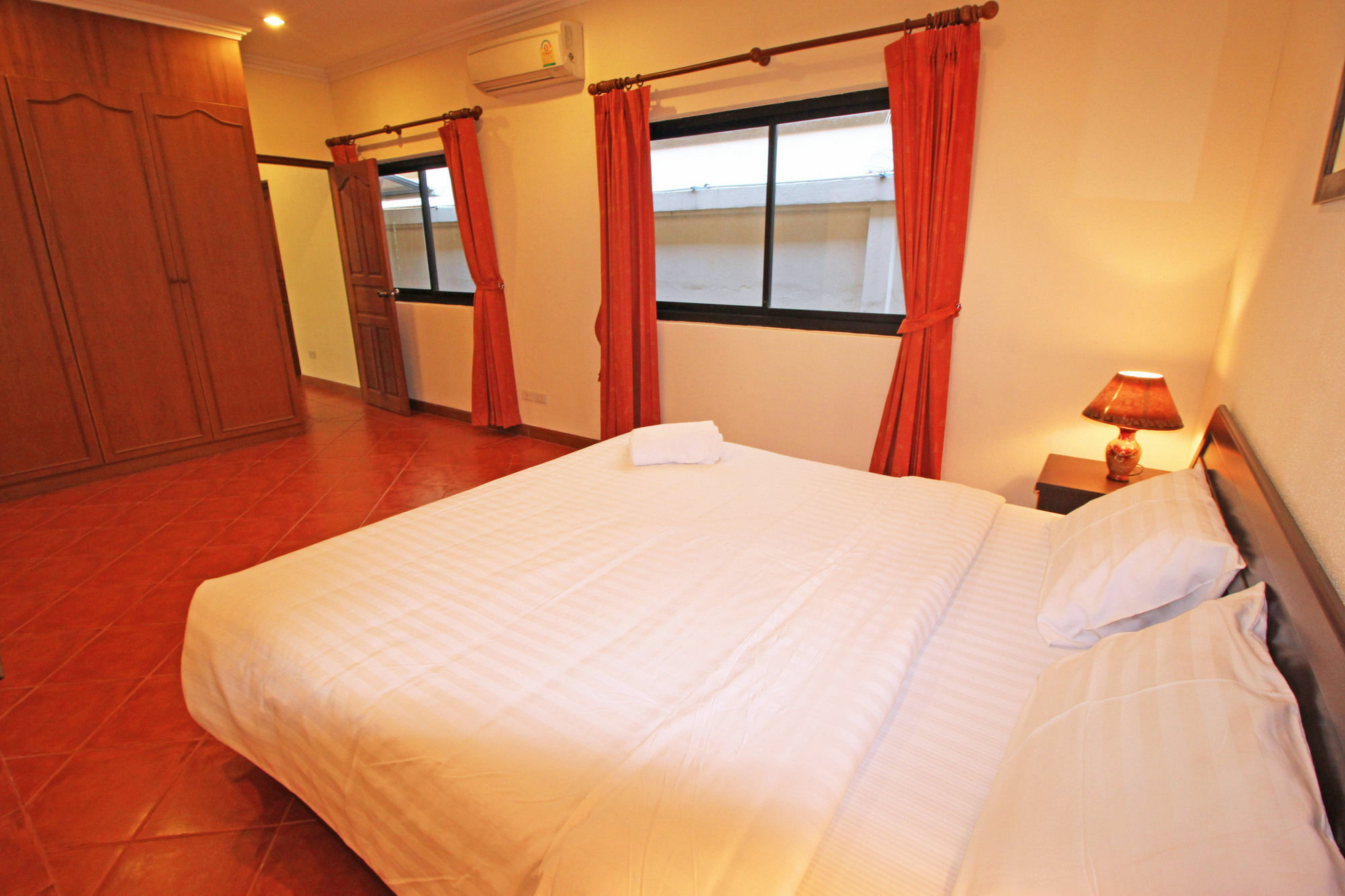 Cosy Beach Pool Villas By Pattaya Sunny Rentals Eksteriør billede