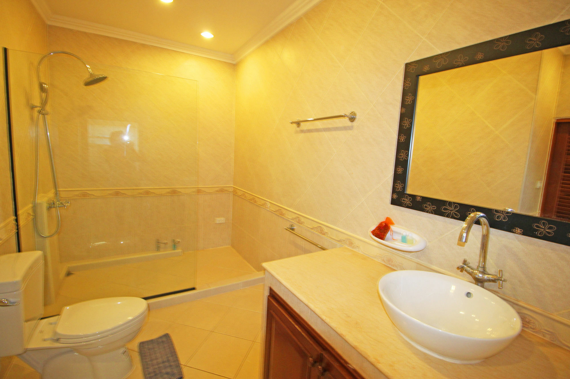 Cosy Beach Pool Villas By Pattaya Sunny Rentals Eksteriør billede